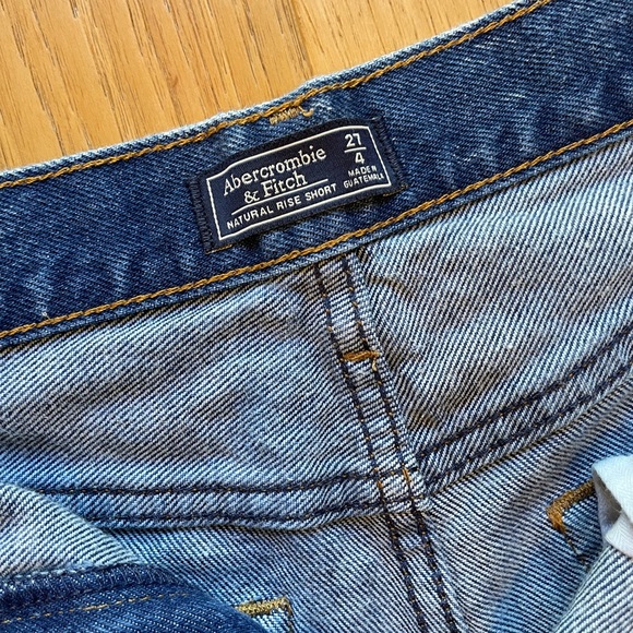 Abercrombie and Fitch Shorts - Picture 2 of 3